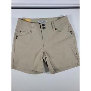 Sabrina Lauren Women’s Stretch Shorts Tan Size 8 NEW Casual Summer Wear